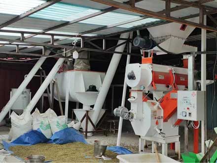 東北龍貓飼料顆粒線生產(chǎn)運行