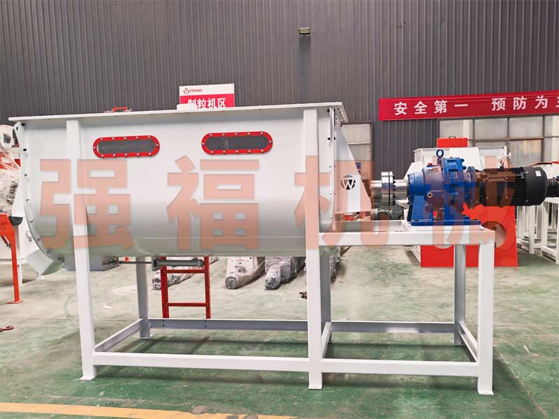 雞飼料粉料混合機