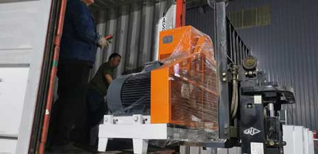 整套膨化飼料設備已發(fā)往厄瓜多爾