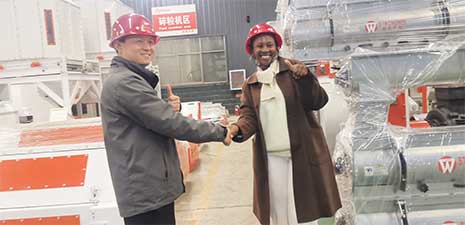 坦桑尼亞客戶參觀強福機械購買飼料顆粒設備