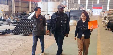 非洲客戶訪問強福機械購買成套顆粒飼料生產設備