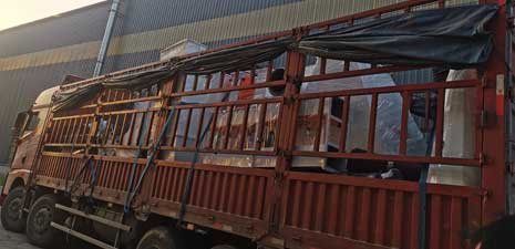 強福機械時產(chǎn)5噸飼料粉料線發(fā)往云南