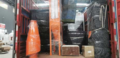 200-300千克/時成套水產膨化機械發(fā)往四川