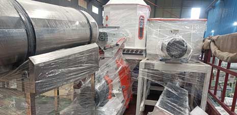 強福生產濕法水產膨化線發往廣西